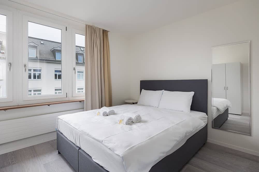 Ganze Wohnung, Urban Oasis with Queen Bed and City View (Be-43) in Zürich, Bezirk Zürich