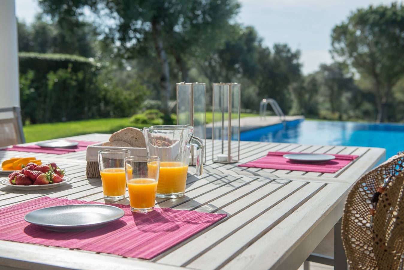 "Villa Lavanda" con piscina, Wi-Fi, terrazas y jardín in Benalup-Casas Viejas, Costa de la Luz