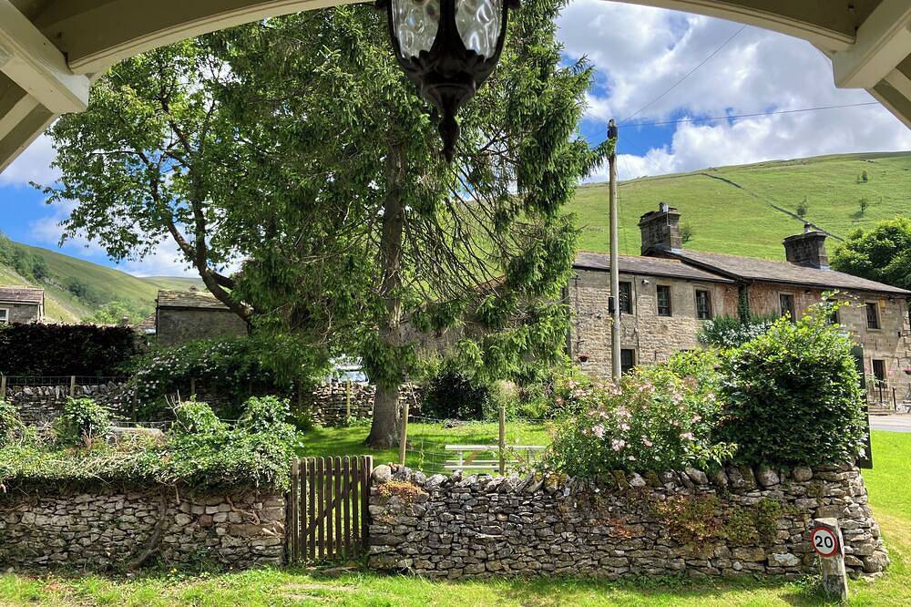 Entire apartment, The Snug - Perfect for Walkers - Pet Friendly in Yorkshire Dales National Park