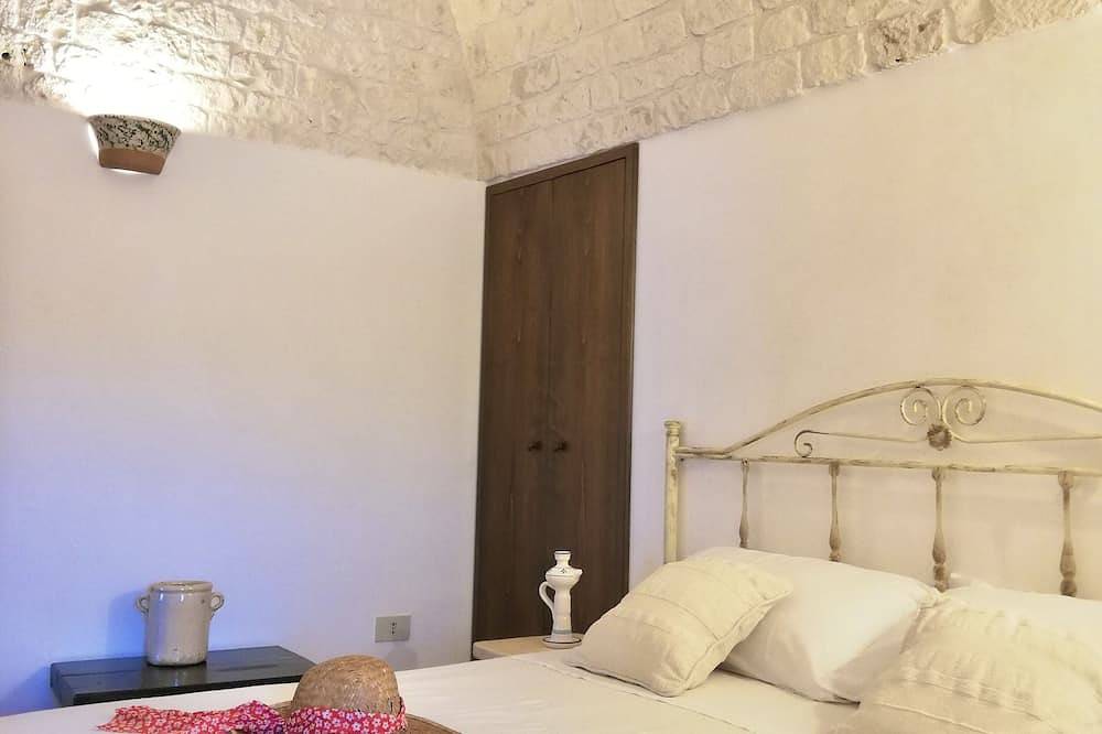 Trullo Bosco Selva with exclusive pool in Comune di Alberobello, Provincia di Bari