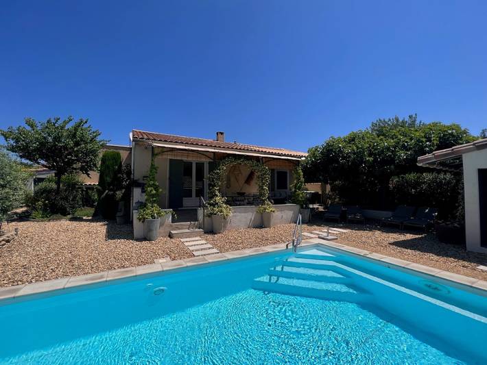 Gîte pour 4 personnes, avec jardin ainsi que terrasse et piscine à Oppède - 4