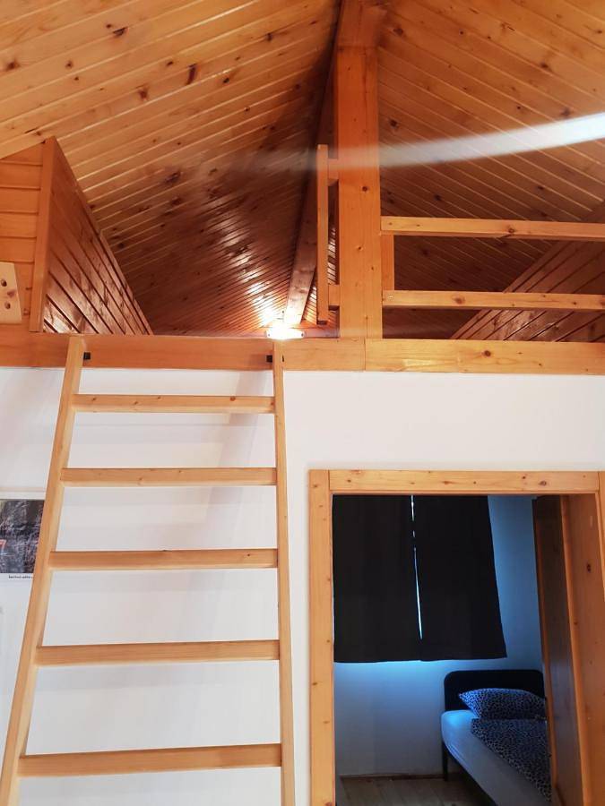 Holiday Village Tatralandia Bungalov 3-2-2 chatka 431 s 1 spálňou 1 obývačkou a 1 izbou v podkrovi in Liptovský Mikuláš, Low Tatras