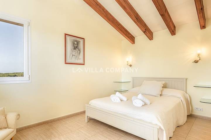Wundervolle Villa mit Landblick, privatem Pool, Schlafplatz für 6, Klimaanlage in Binixiquer, Maó