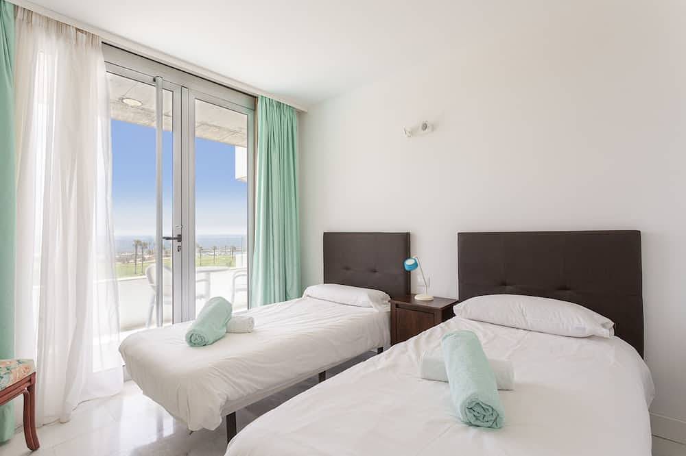 Entire apartment, Amarila Golf Villas - Unit 3 - lovely 2 bed with stunning views, air con & wi-fi in Las Adelfas, Amarilla Golf