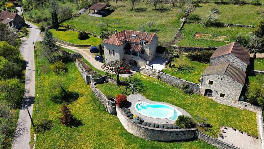 Location de vacances pour 10 personnes, avec Terrasse ainsi que Jardin et Piscine à Crayssac