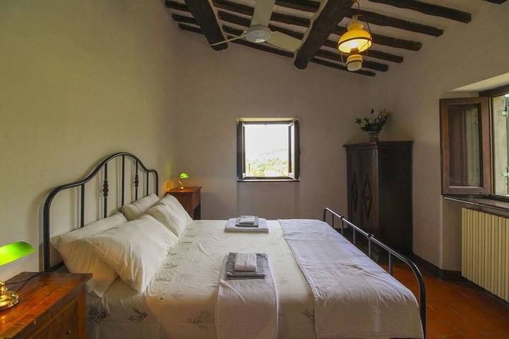 Schönes alleinstehendes Ferienhaus für 6 Gäste mit  W-Lan, privatem Pool und TV in Arezzo, Arezzo Provinz