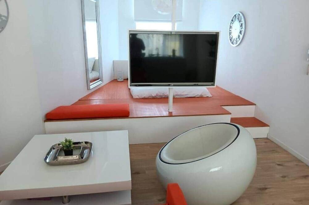 Geheel appartement, The Luxury White Suite in Jumet, Charleroi