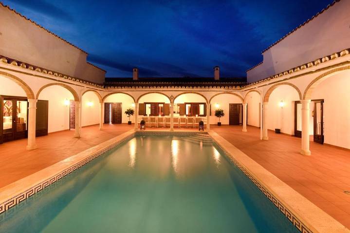 Chalet para 18 personas, con vistas además de jardín y piscina, Familias con niños en Axarquía - 3