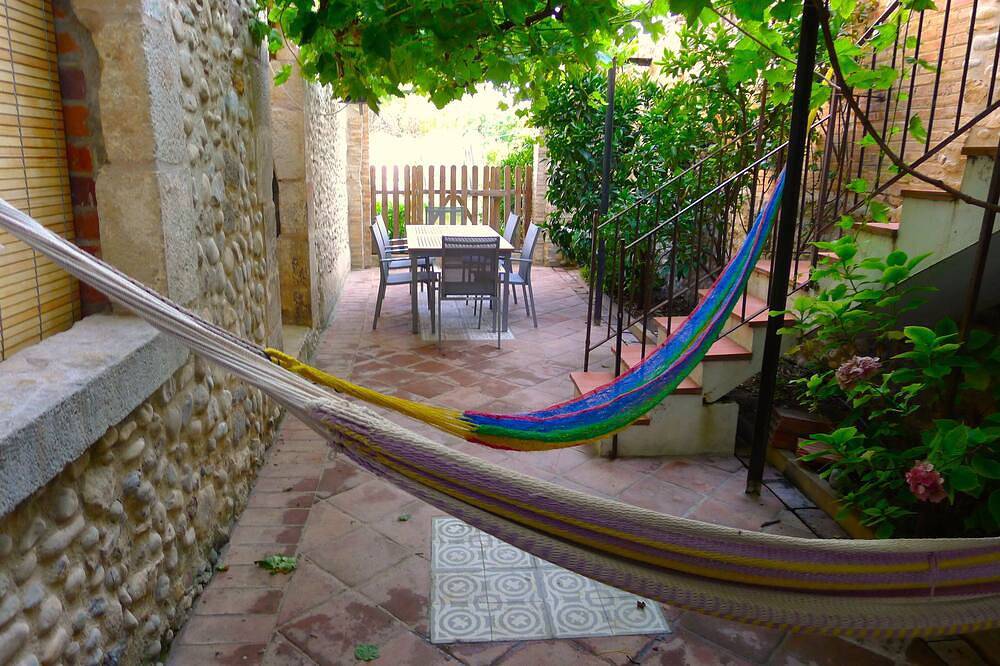 Logement, 2 terrasses et Bio Jardin, Costa Brava. Récemment rénové. in L'Armentera, Haut-Ampurdan