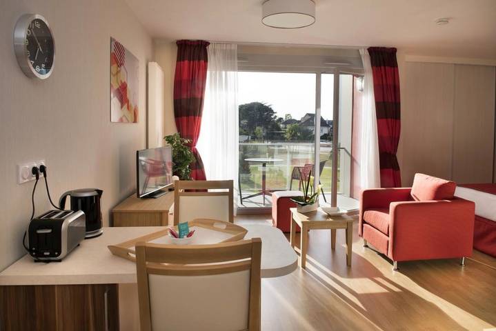 Location de vacances pour 2 personnes, avec jardin et piscine à Pau - 4