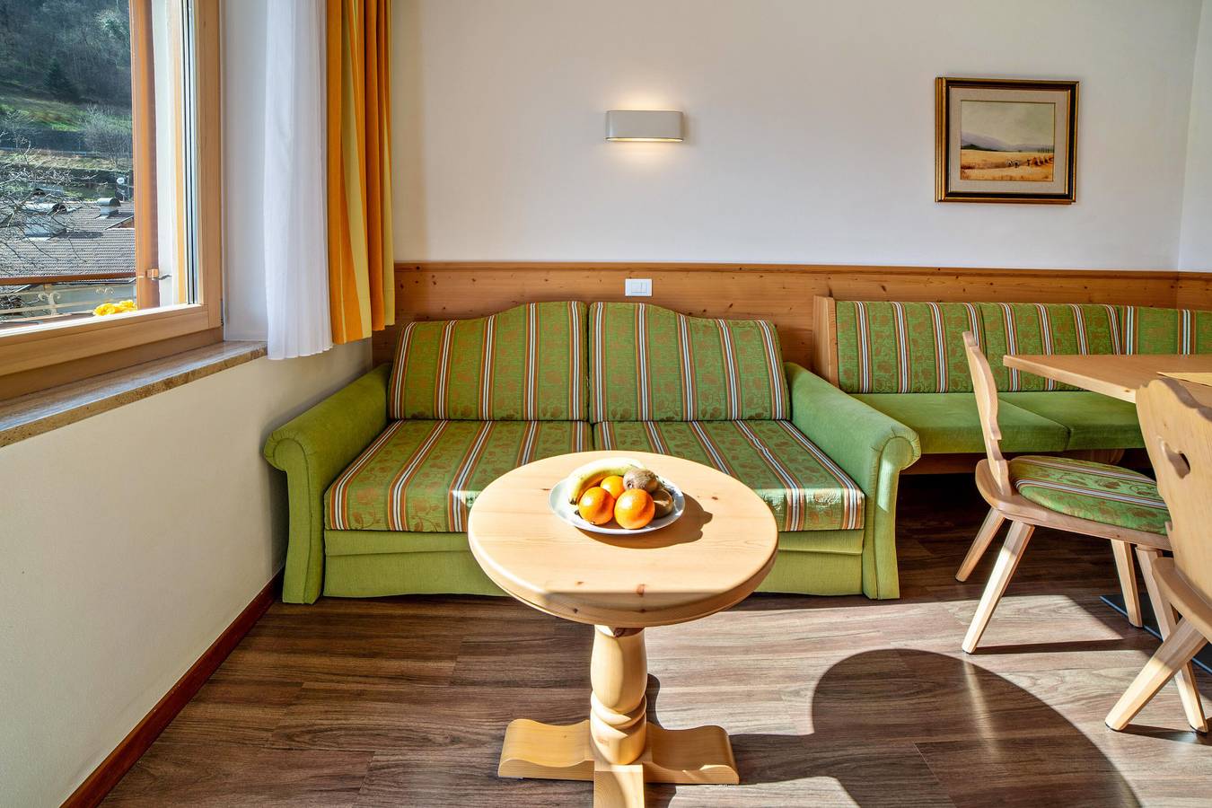 Ganze Wohnung, Ferienwohnung 'Obermoarhof Hönigspitze Og Deluxe' mit Bergblick, Gemeinschaftsgarten und Wlan in Algund, Ortleralpen