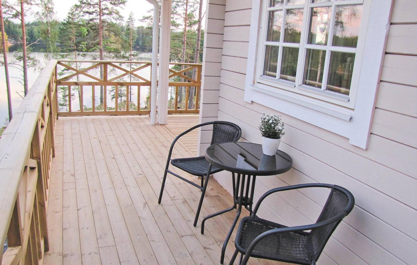 Ferienhaus für 8 Personen mit Terrasse in Dalslands Kanal