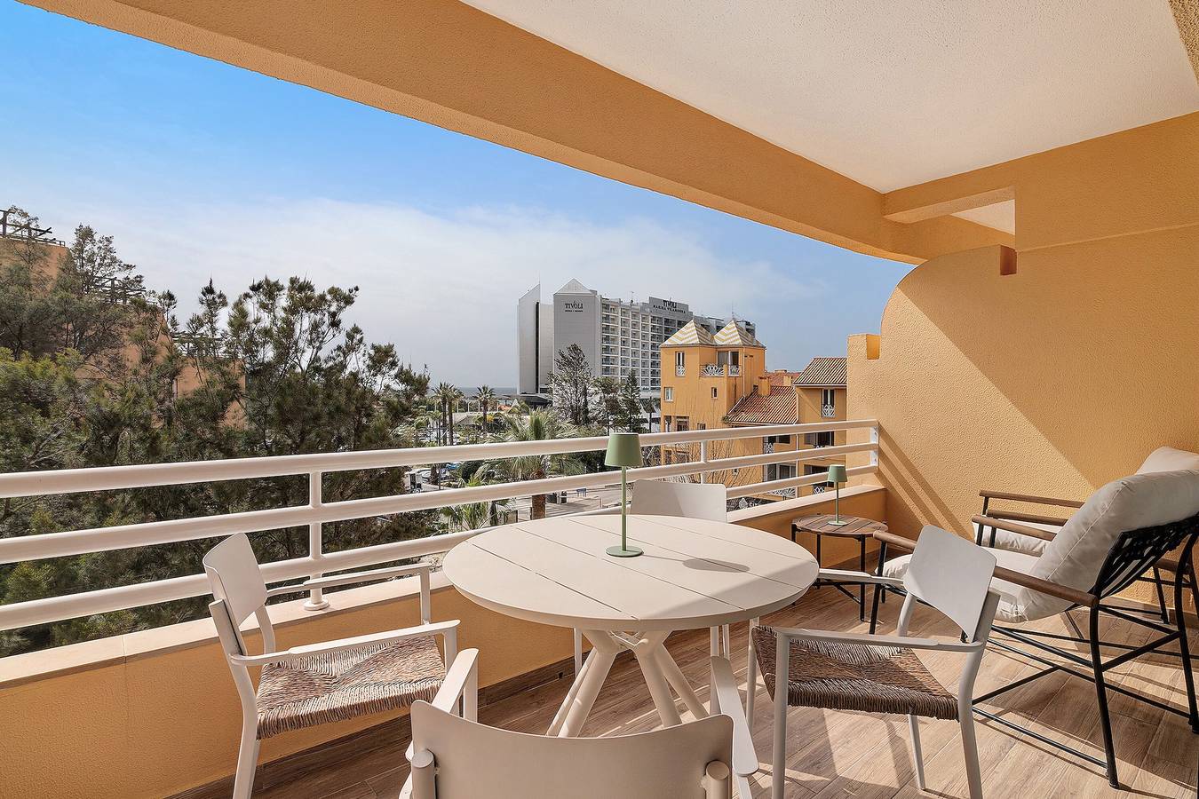 Apartamento entero, Apartamento 'Marina Mar' con piscina compartida, Wi-Fi y aire acondicionado in Vilamoura, Quarteira