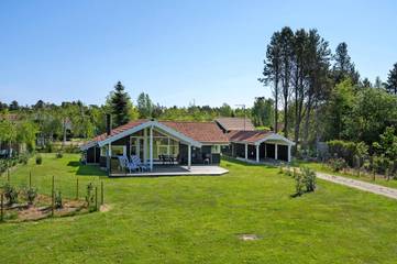 Ferienhaus für 6 Personen, mit Whirlpool und Garten in Marielyst