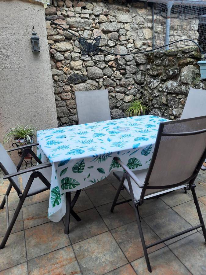 Location de vacances pour 6 personnes, avec jardin et vue à Mogarraz - 2