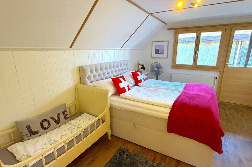 Geheel appartement, Concierge, Swiss Alps Scenic Views by Swisshut in Sigriswil, Meer van Thun