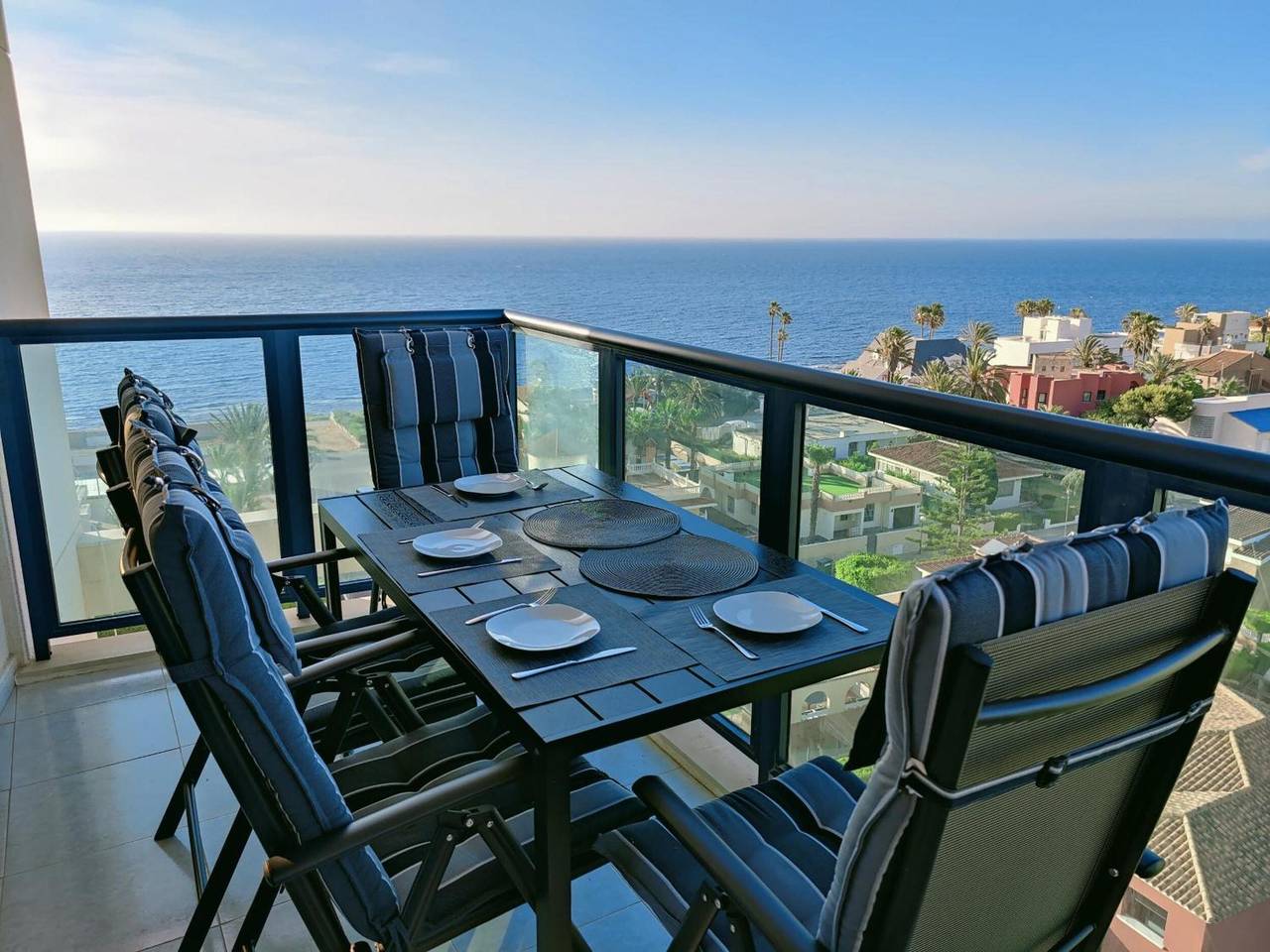 Entire apartment, Apartment 'Vista Al Mar, Traumhafter Meerblick' with Sea View, Wi-Fi and Air Conditioning in Mar Azul Torrevieja, Torrevieja