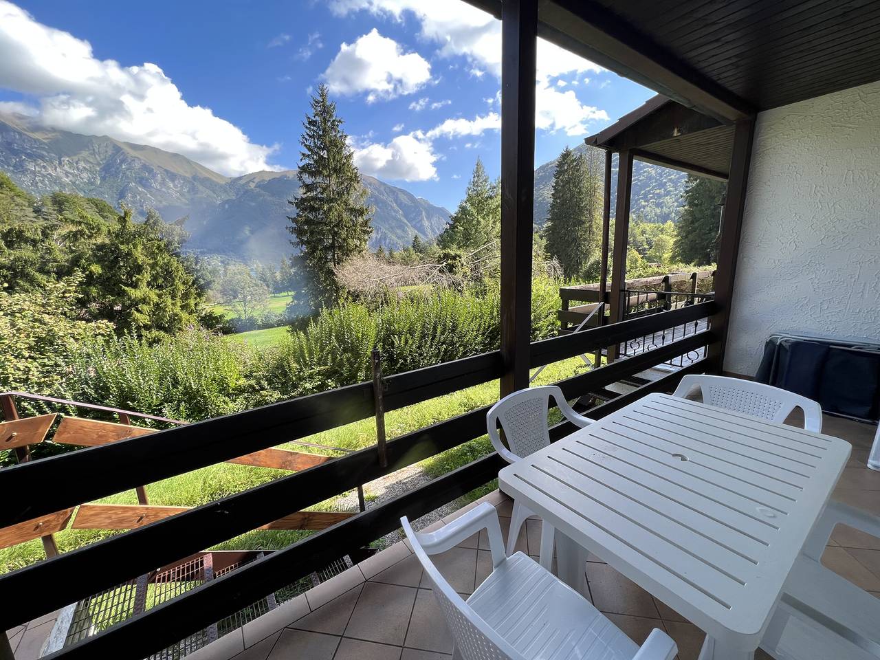 Geheel vakantieappartement, Vakantiewoning slechts 400 meter van het meer  in Pur, Ledro