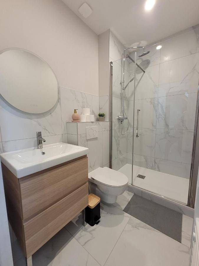 Appartement entier, One-Bedroom Apartment in Landerneau, Région de Brest