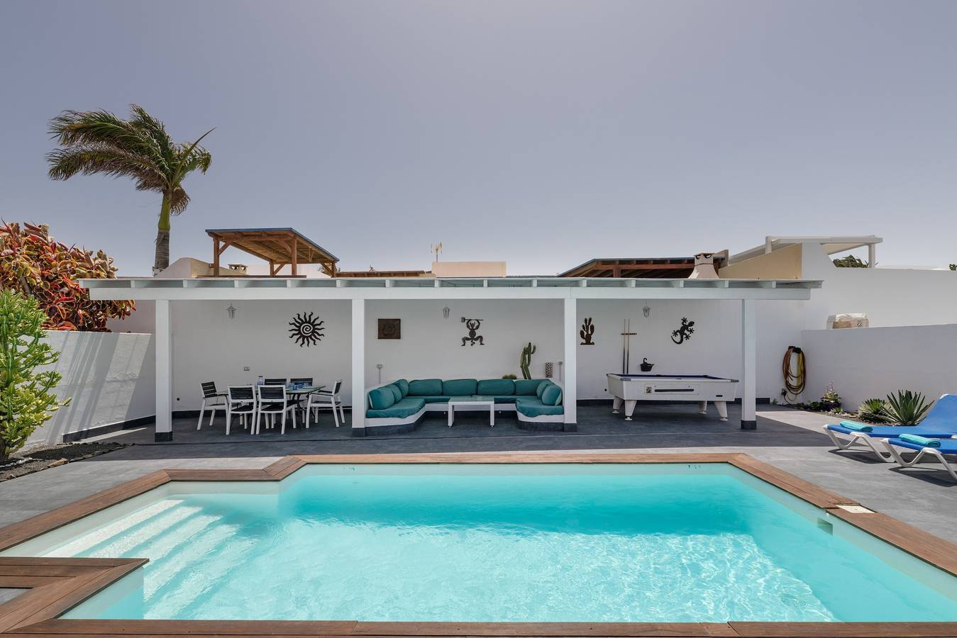 Villa vacacional 'Lunamoon' con piscina privada, Wi-Fi y aire acondicionado in Playa Blanca, Yaiza