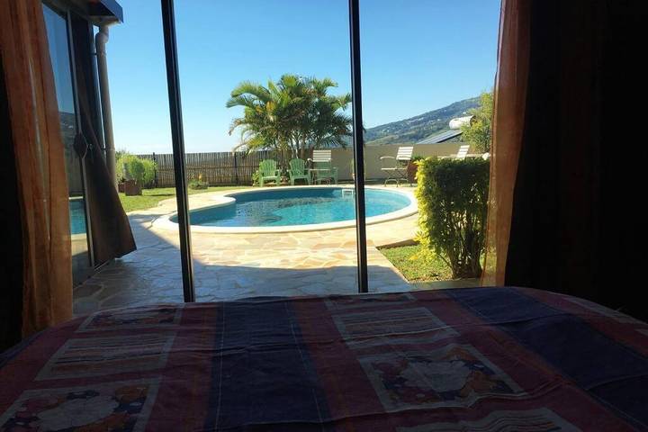 Location de vacances pour 4 personnes, avec jardin ainsi que vue et piscine dans La Bretagne - 4