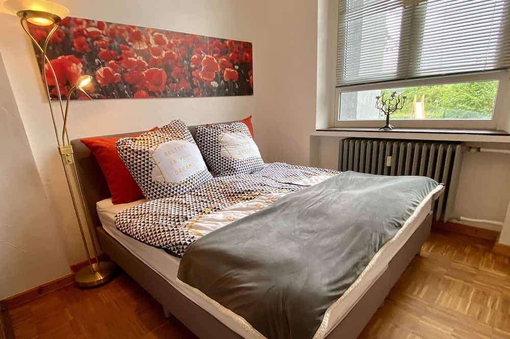 Ganze Wohnung, Oldschool, Dorfschule mit Whirlpool in Kall, Rureifel (Nordrhein-westfalen)