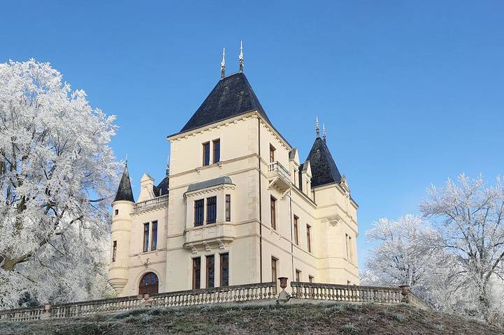 Gîte pour 15 personnes, avec Jardin à Chaptuzat