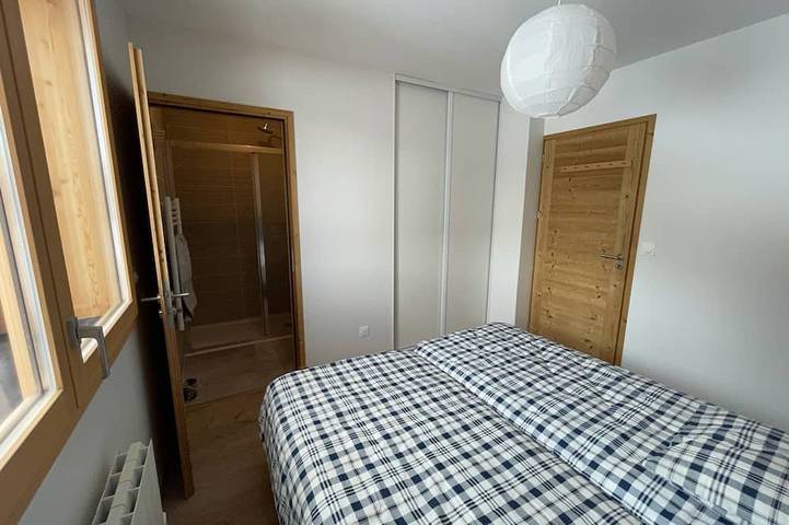 Ganze Wohnung, Oz / Domaine d'Alpe d'Huez, south-facing, ski-in, 4 rooms, 3 bedrooms, sleeps 8 in Oz, Nationalpark Écrins