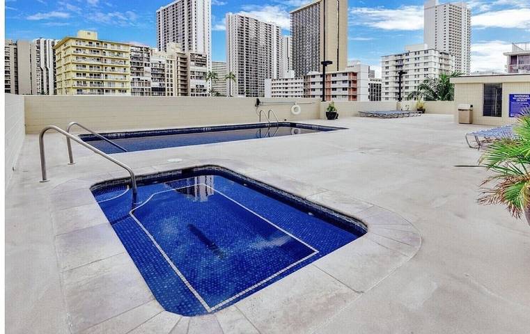 Vacation rental for 6 people, with balcony and hot tub, with pets in Waikiki