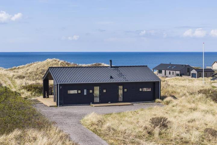 Helles und einladendes Ferienhaus nahe einem schönen Sandstrand in Hirtshals region, Tannisbucht