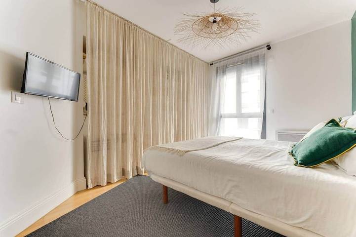 Entire apartment, Palais des Congrès 4 beds adapted for reduced mobility in Levallois-Perret, Hauts-de-Seine