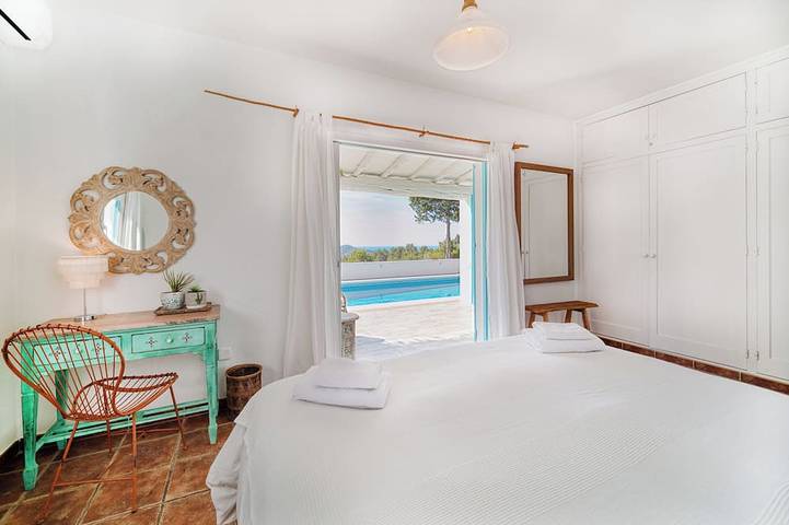 Schöne Villa für 6 Personen mit großem Pool, Meer- und Sonnenuntergangsblick in den Hügeln von San Jose in San José (Ibiza), Sant Josep de sa Talaia
