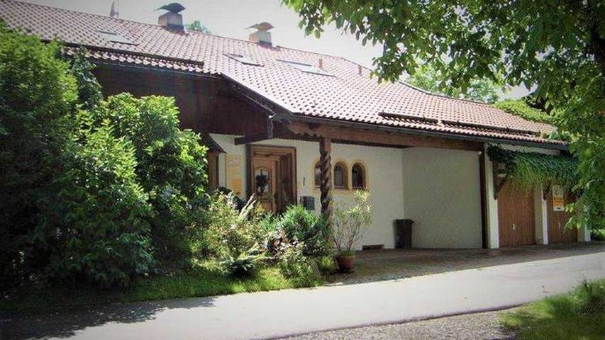 Ferienwohnung für 2 Personen, mit Garten und Terrasse in Frasdorf