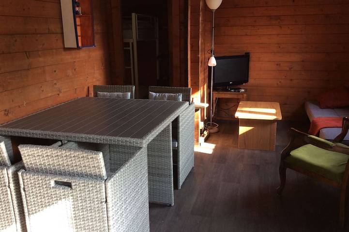 Sunny wooden chalet in Rédené, Quimper region