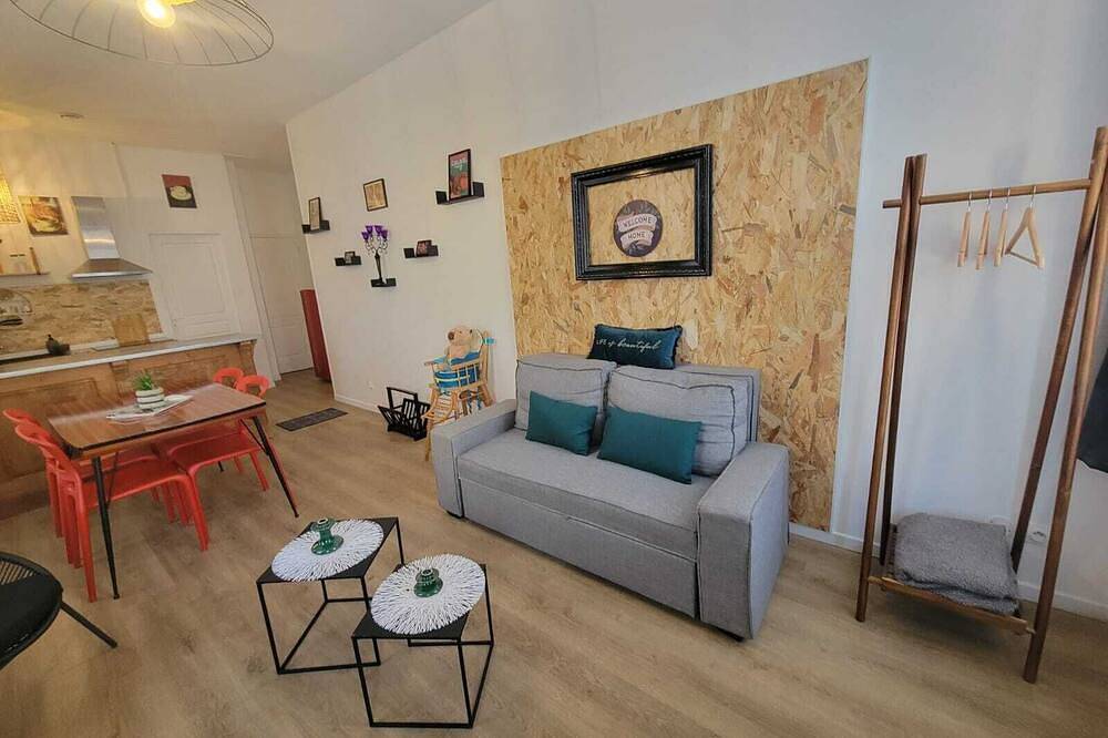 Ganze Wohnung, Ground floor in the heart of downtown Calais in Calais, Calais und Umgebung