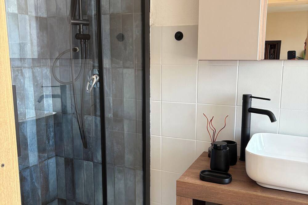 Ganze Wohnung, Between Sea and Mountains – Your Sardinian Escape – Modern 2Br Apartment in Berchidda, Olbia-Tempio