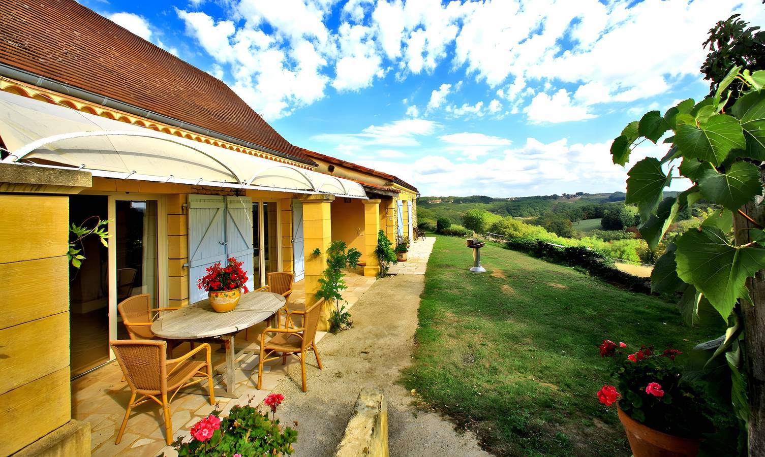 Gîte 'Four De Mon Père' avec terrasse privée, jardin commun et Wi-Fi à Salignac Eyvigues in Salignac-Eyvigues, Périgord Noir