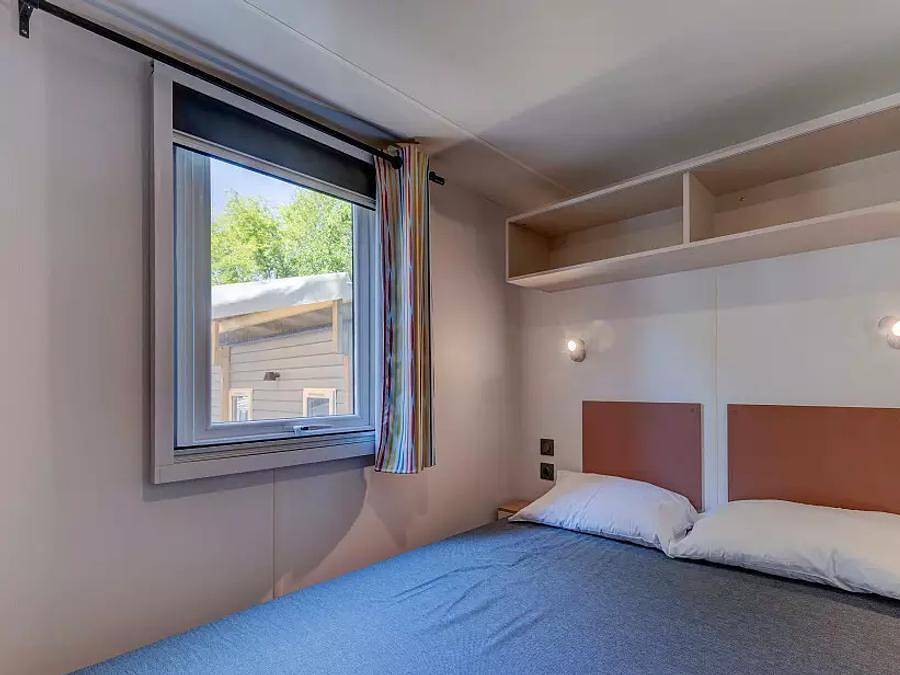 Camping Bella Italia Sardinia - Mobilhome 6 personas - Mobil-home | Confort | 3 Dormitorios | 6 Pers. | Terraza elevada | 1 Baño | Aire acondicionado. in Spiaggia III Pettine, Sorso