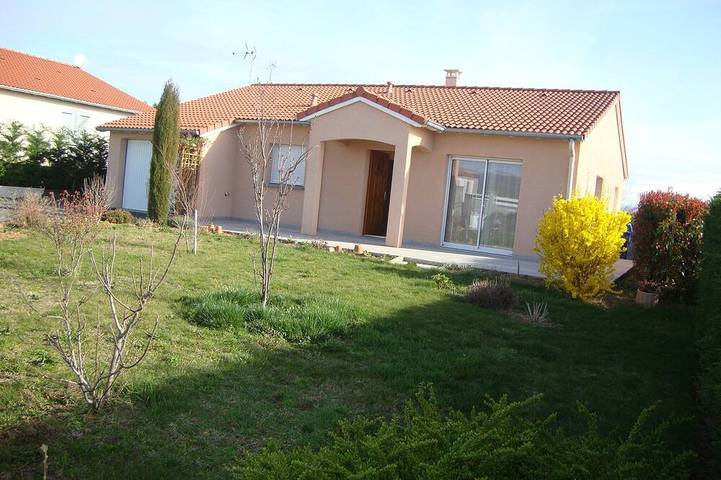 Gîte pour 6 personnes, avec terrasse et jardin, animaux acceptés à Charbonnier-les-Mines