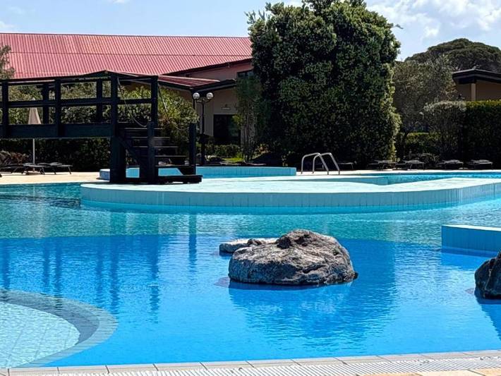 Appartamento per 3 persone, con Terrazza e Giardino nonché Piscina a Arborea