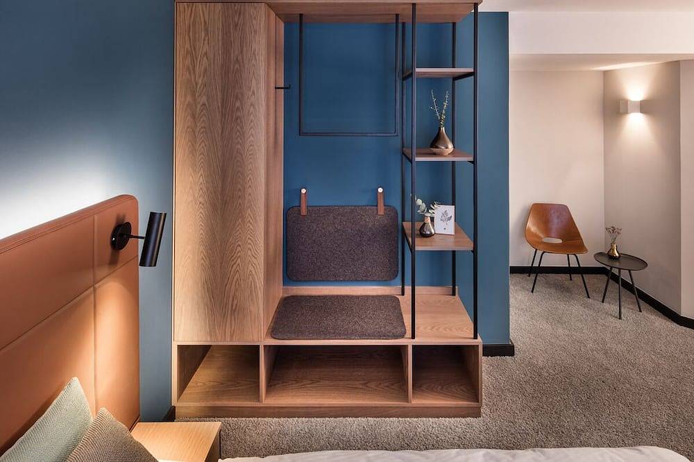 Apartamento entero, Habitación doble con ducha y aseo. in Tubinga, Neckar-Alb