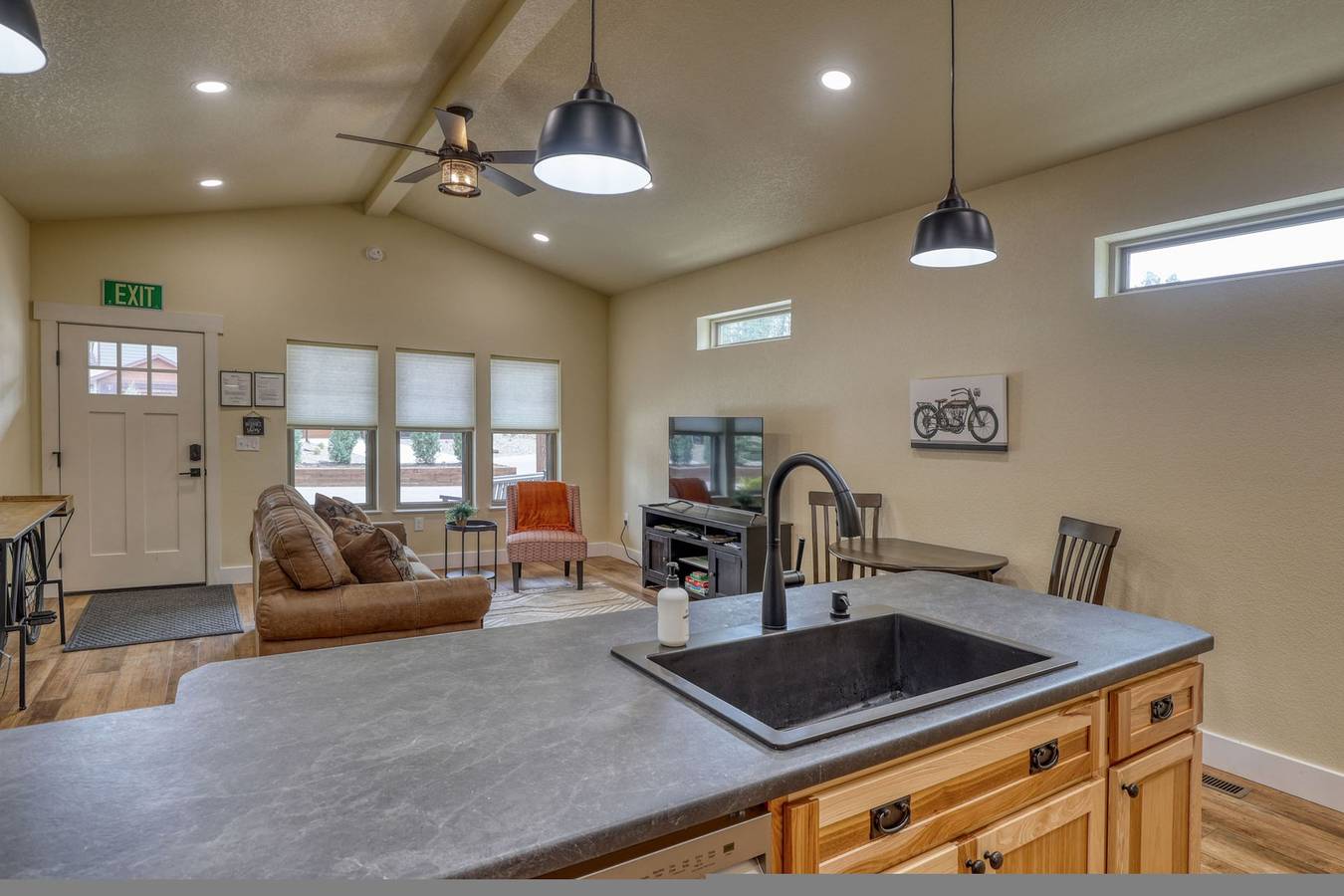 Geheel appartement, Throttle Down in Style – A Biker’s Dream Stay! in Mount Rushmore