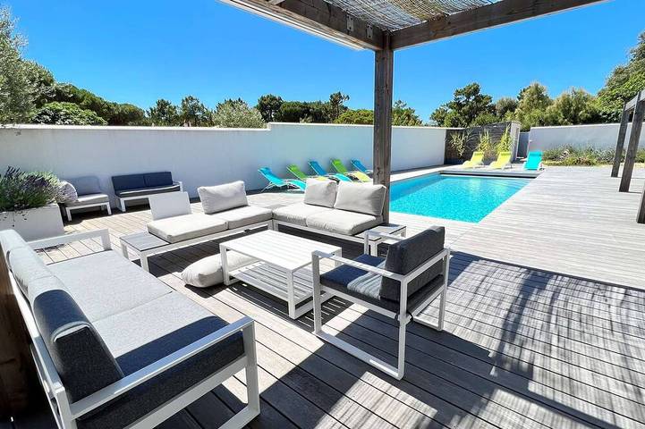 Location de vacances pour 10 personnes, avec jardin dans Plage des Grenettes