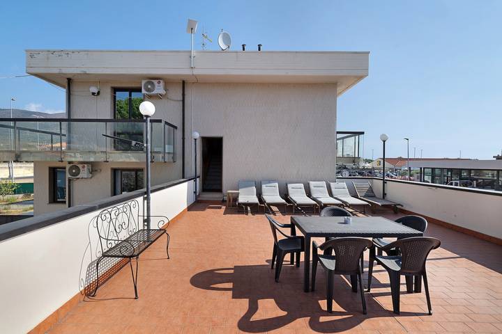 Apartamento entero, Apartamento 'Unità 2' con vistas al mar, Wi-Fi y aire acondicionado in Ceriale, Riviera di Ponente