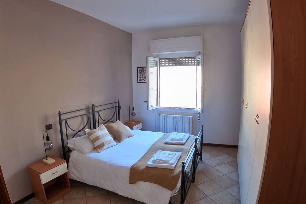 Ganze Wohnung, Città di Brescia adorable 4 person apartment with Ac in Brescia Hospital Area in Brescia, Gardasee-Berge