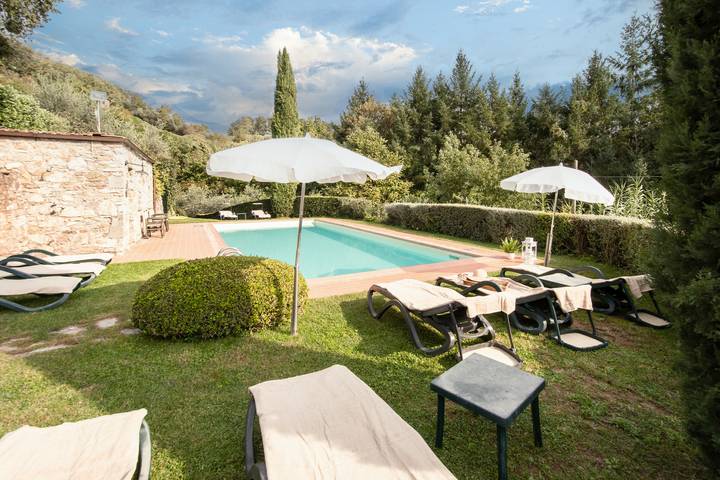 Ferienwohnung für 2 Personen, mit Garten und Pool in Lucca Provinz