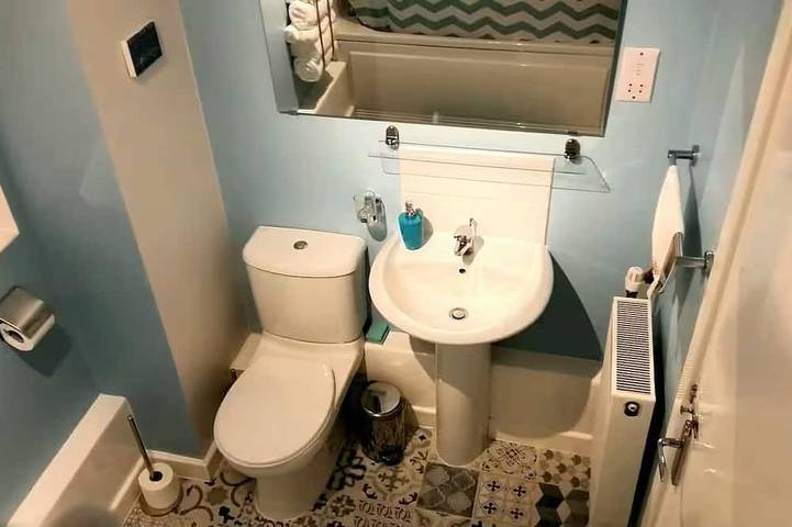 Entire apartment, Contemporary flat minutes from Bham Airport, Nec & Genting Arena in Solihull, Birmingham Area