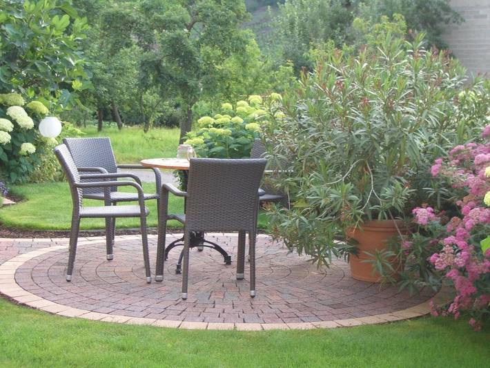 Gîte pour 2 personnes, avec terrasse ainsi que jardin et vue à Ernst - 2