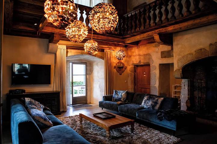 Château pour 20 personnes, avec jardin dans l' Isère - 2