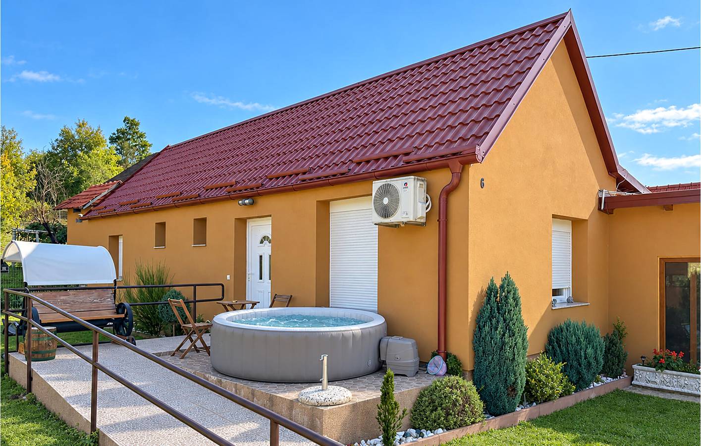 Schicke 100 m² große Wohnung mit Terrasse, Whirlpool und Parkplatz – Entspannen und die Seele baumeln lassen! in Pozega-Slawonien